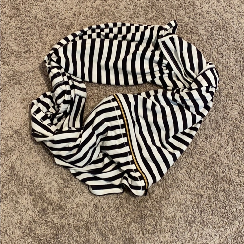 Lululemon Vinyasa Scarf with zipper!